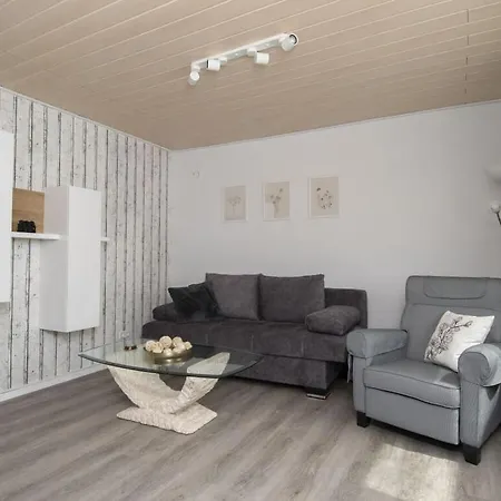 Elas Place Modern Retreat *