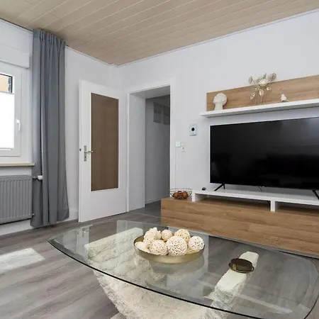 Elas Place Modern Retreat * Thur